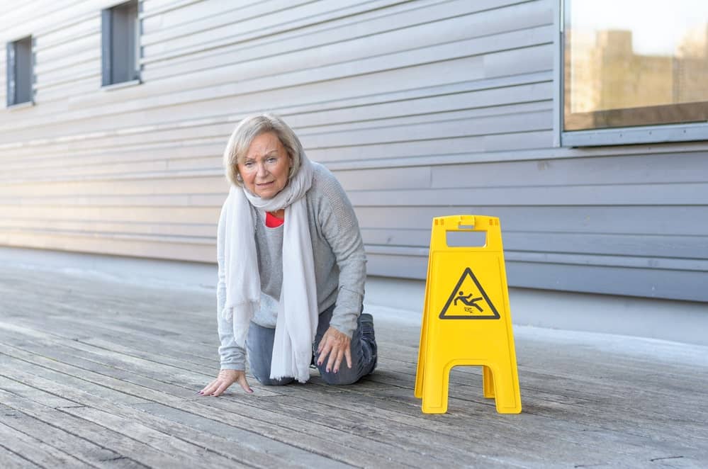 Average Slip & Fall Injury Settlement in Missouri, portrayed by an elderly woman who slipped outside a building